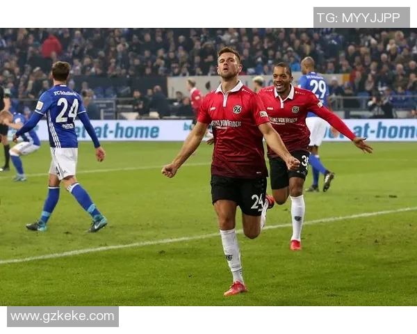 汉诺威96队横扫德甲赛场，势不可挡！